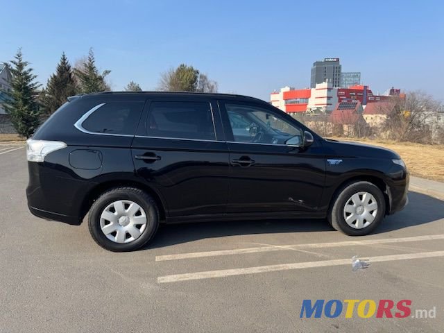 2014' Mitsubishi Outlander photo #1