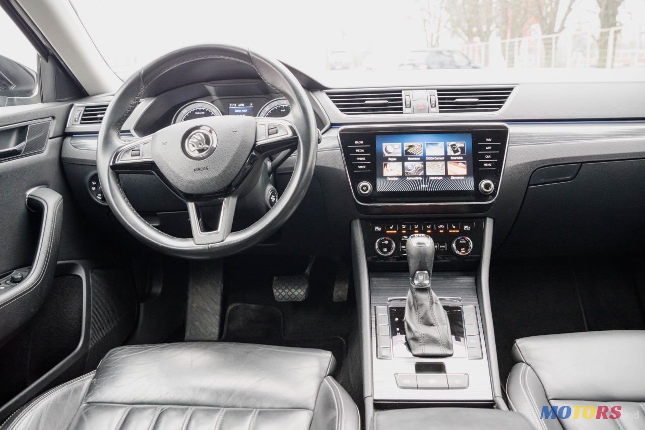 2019' Skoda Superb photo #5