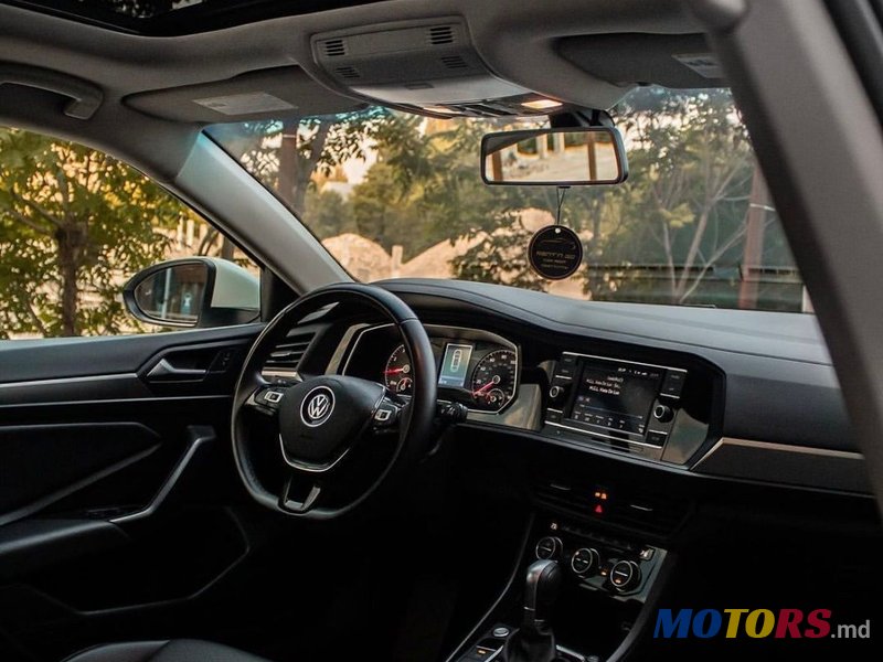 2019' Volkswagen Jetta photo #4