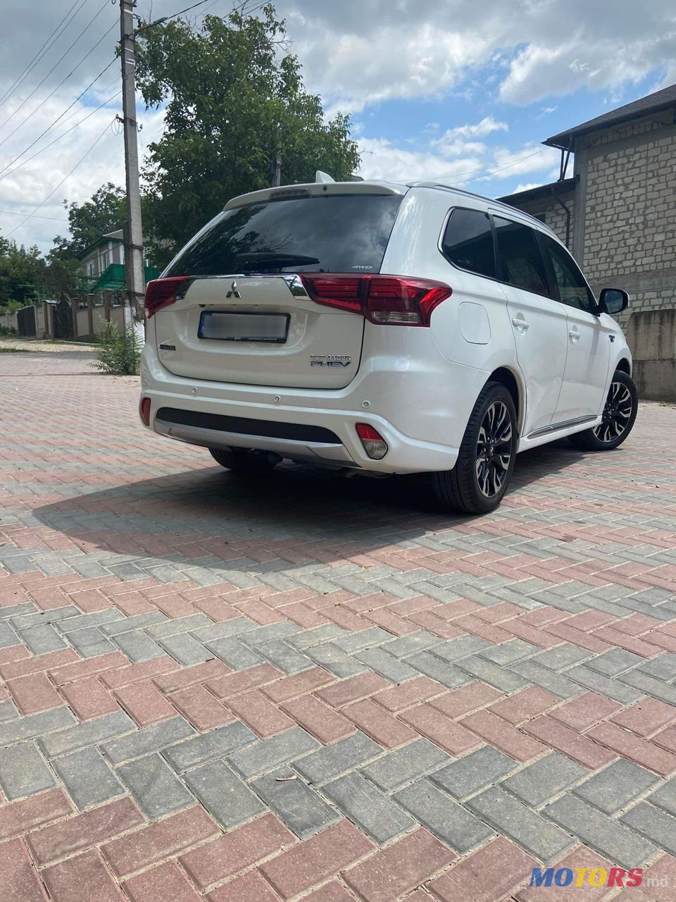 2015' Mitsubishi Outlander photo #3