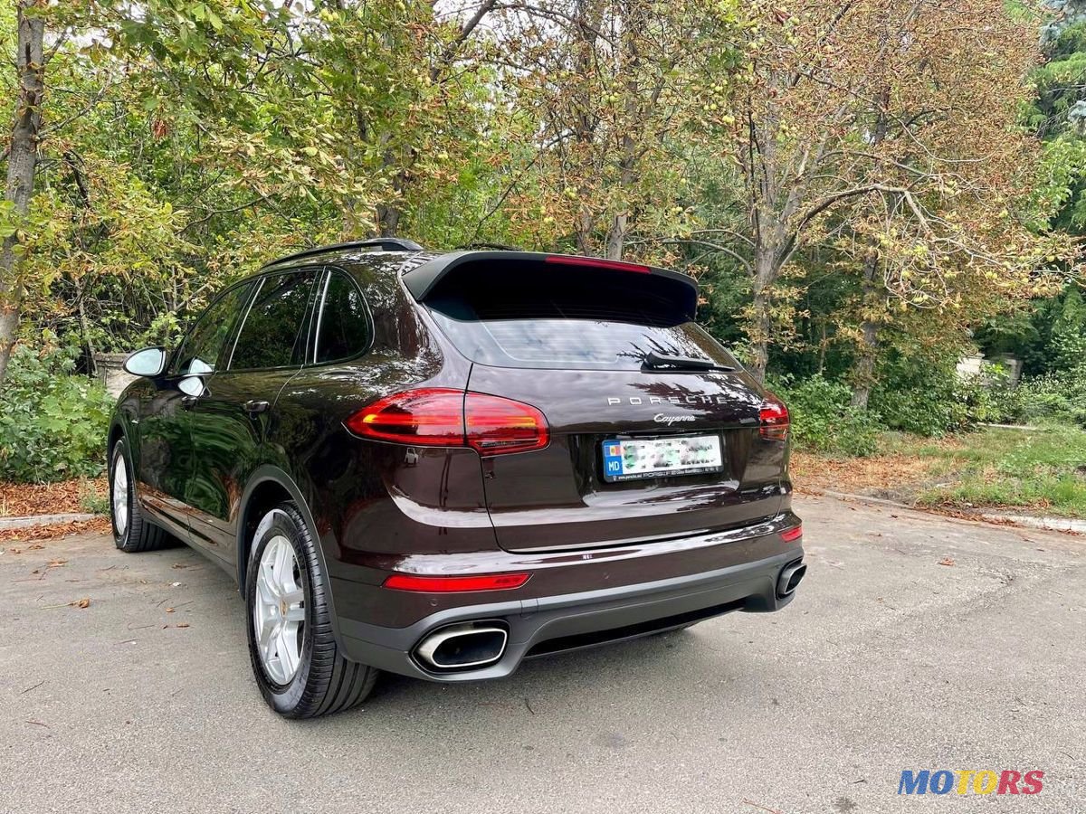 2016' Porsche Cayenne photo #5