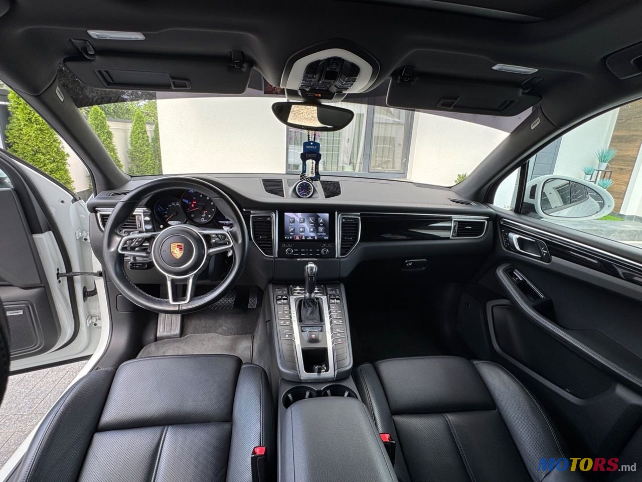 2018' Porsche Macan photo #3