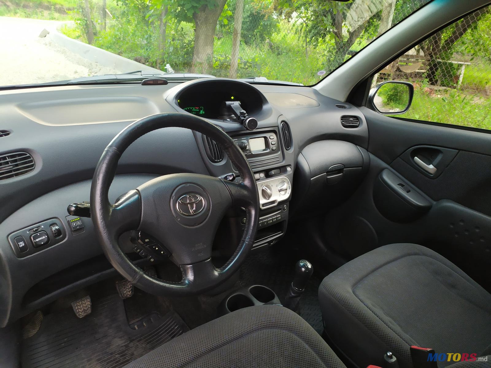 2003' Toyota Yaris Verso photo #3