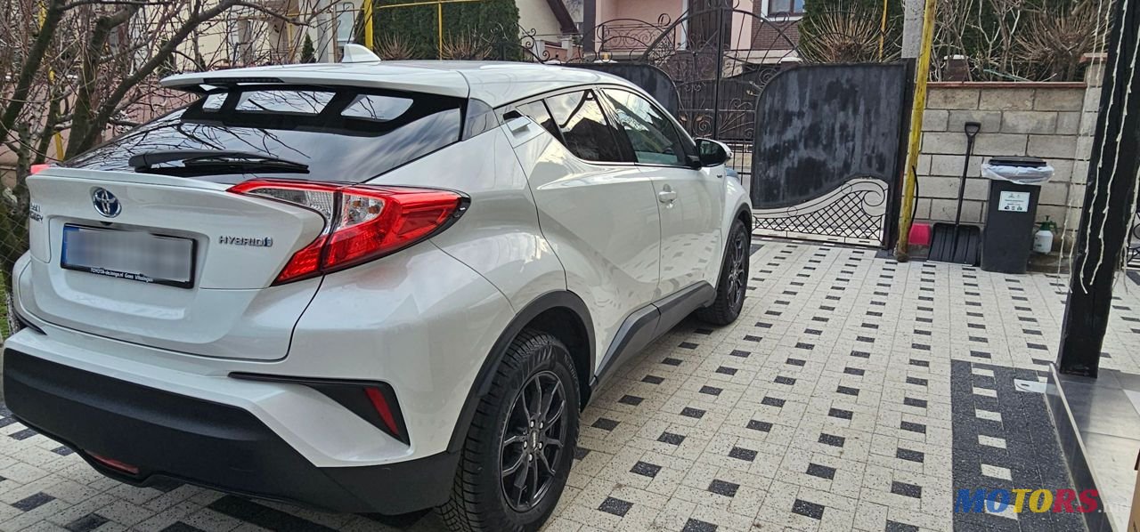 2018' Toyota C-HR photo #3