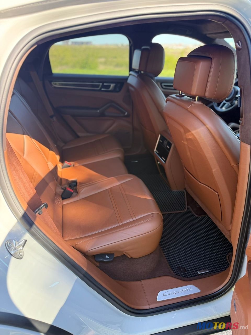 2022' Porsche Cayenne Coupe photo #3