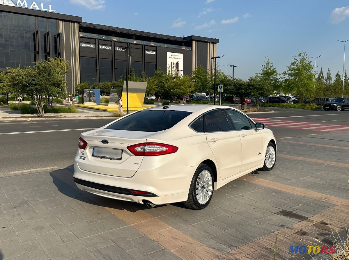 2013' Ford Fusion photo #2