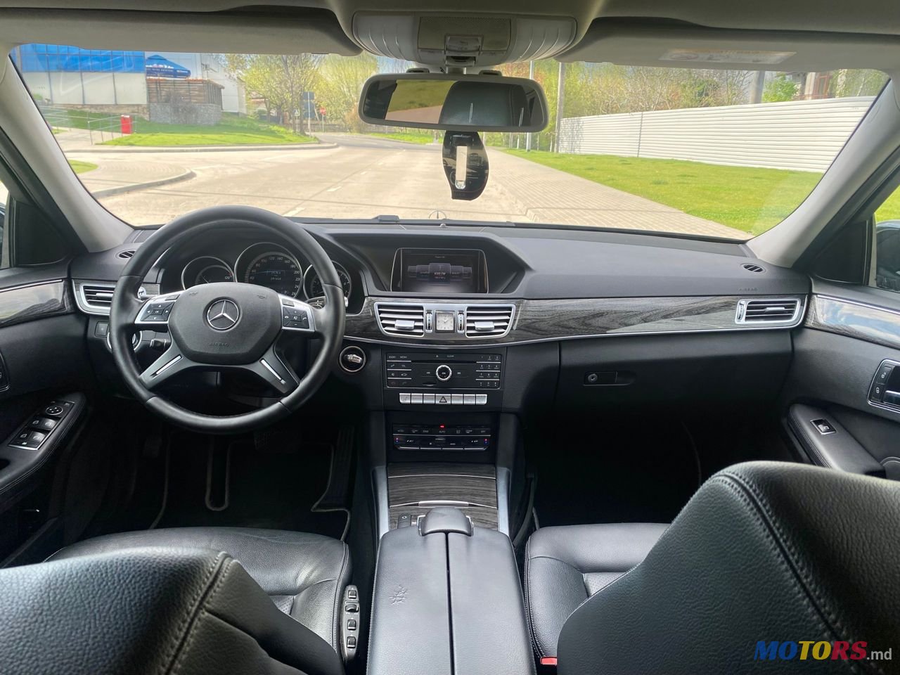 2015' Mercedes-Benz E Класс photo #5