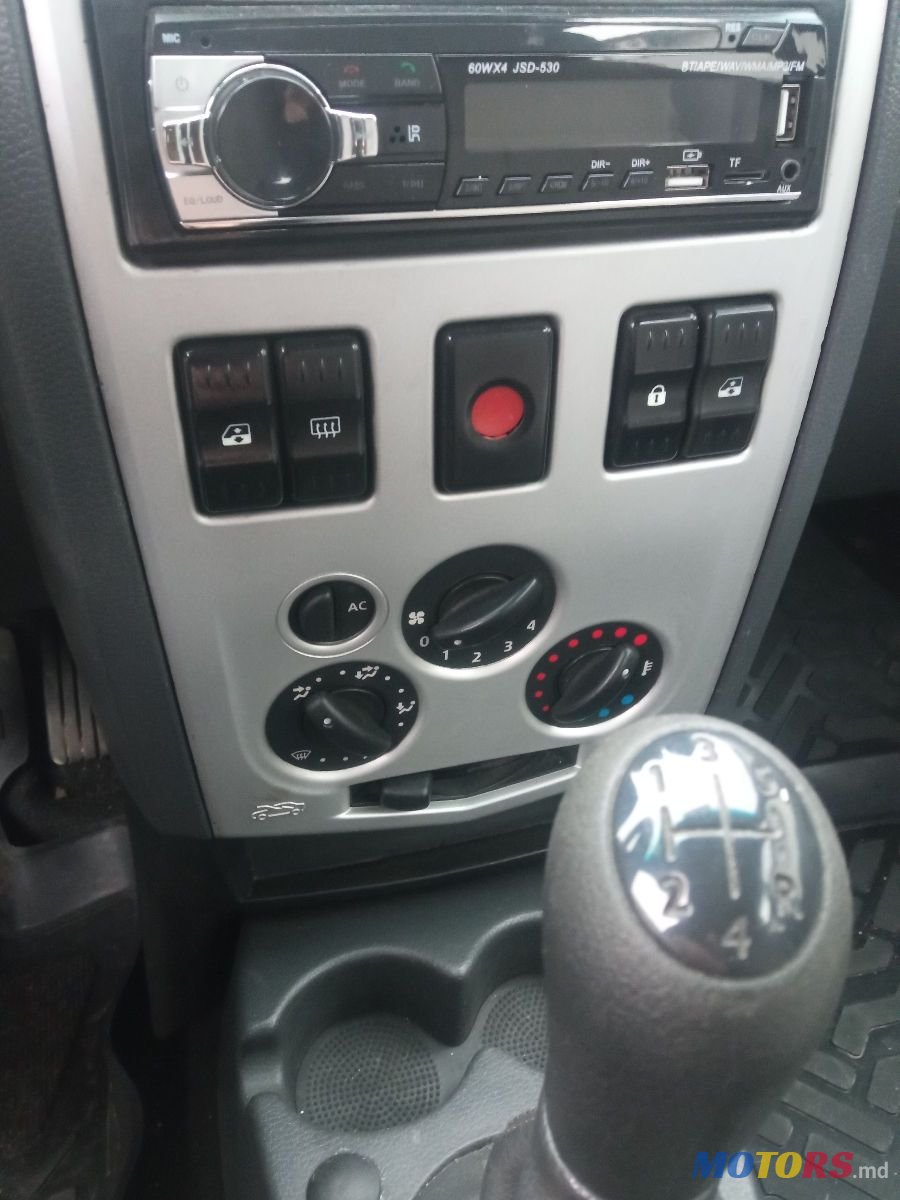 2008' Dacia Logan Mcv photo #3