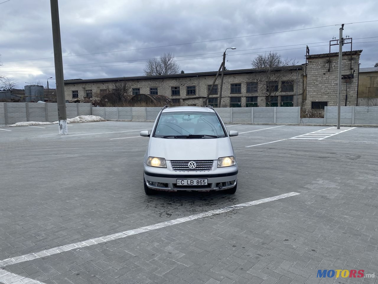 2002' Volkswagen Sharan photo #2