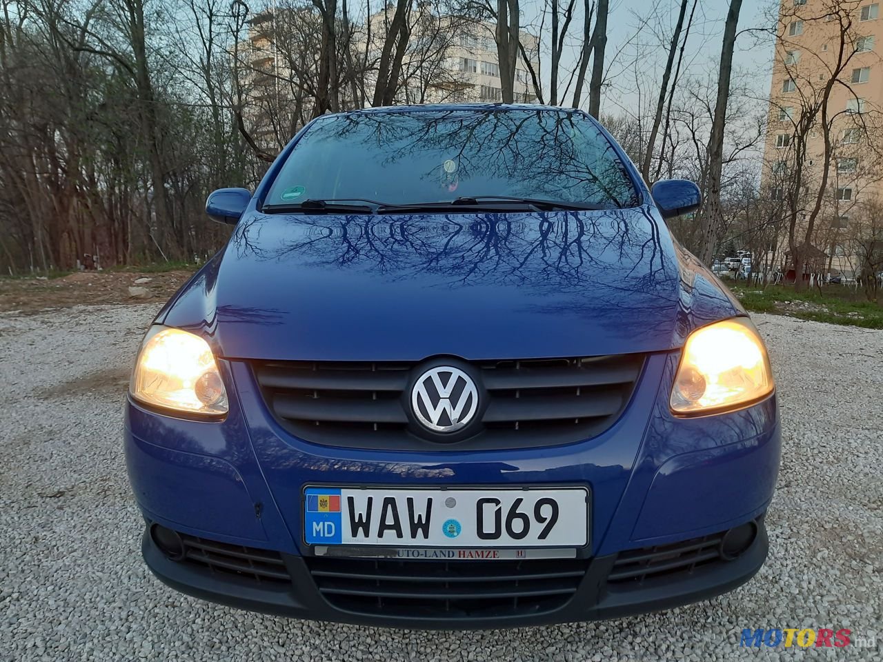 2010' Volkswagen Fox photo #3