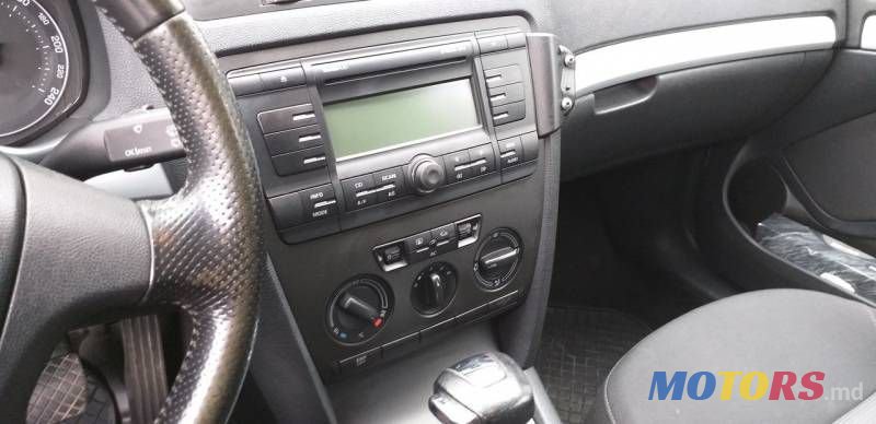 2007' Skoda Octavia photo #2