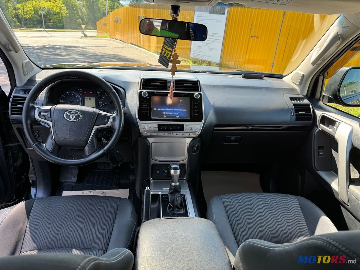 2019' Toyota Land Cruiser Prado photo #5