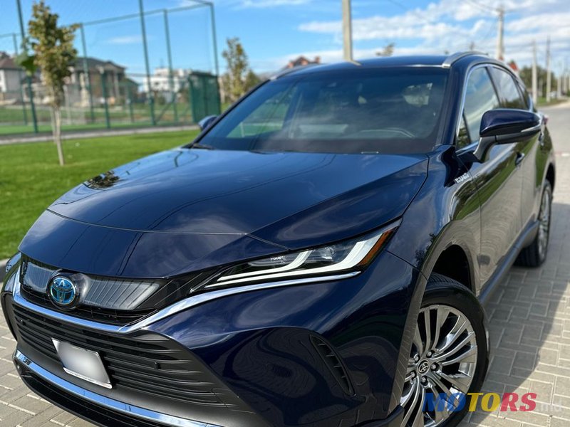 2021' Toyota Venza photo #1