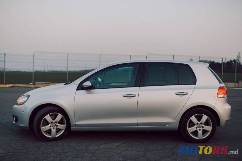 2010' Volkswagen Golf photo #3