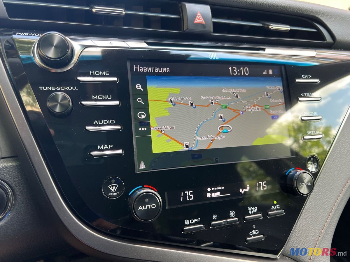 2017' Toyota Camry photo #3