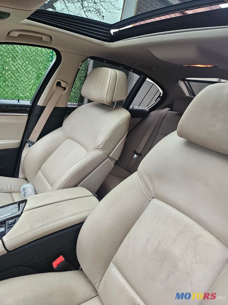 2012' BMW 5 Series photo #5