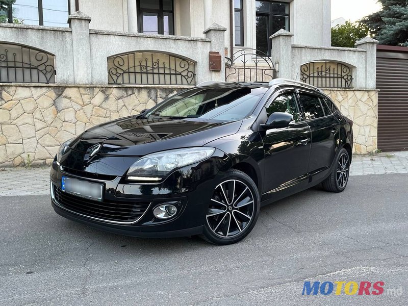 2012' Renault Megane photo #2