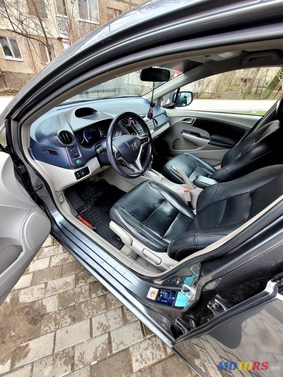 2010' Honda Insight photo #5