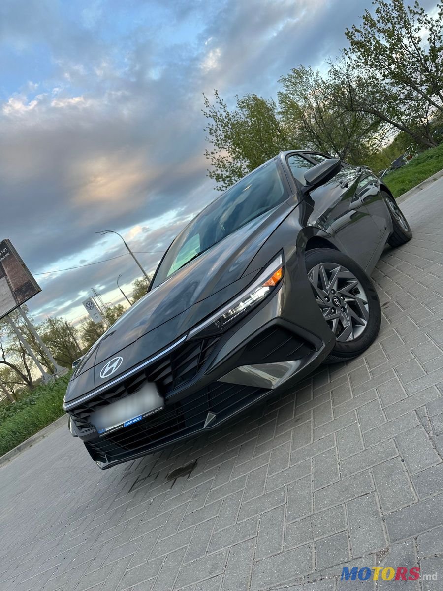 2024' Hyundai Elantra photo #2