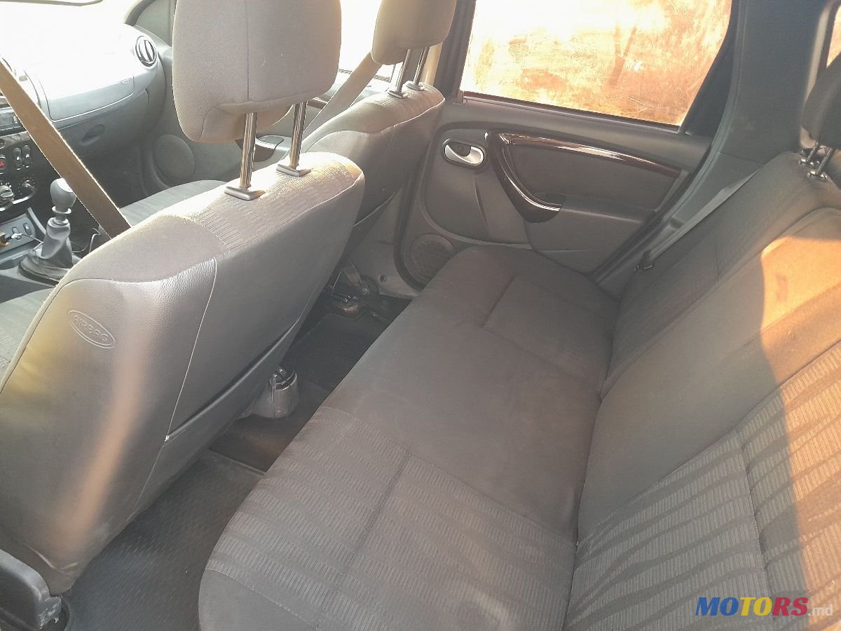 2010' Dacia Duster photo #6