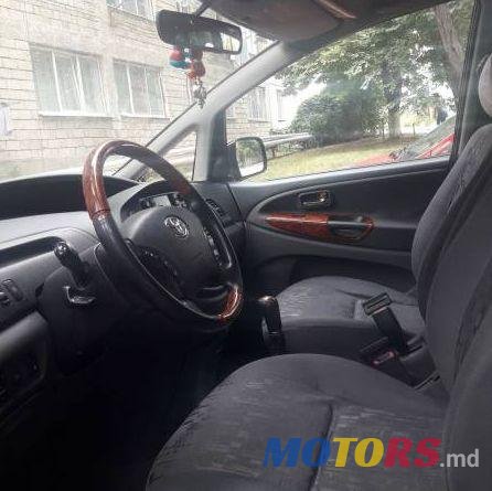 2006' Toyota Previa photo #1