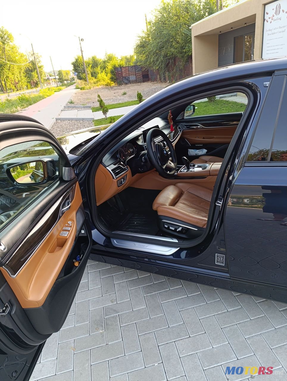 2015' BMW 7 Series photo #6