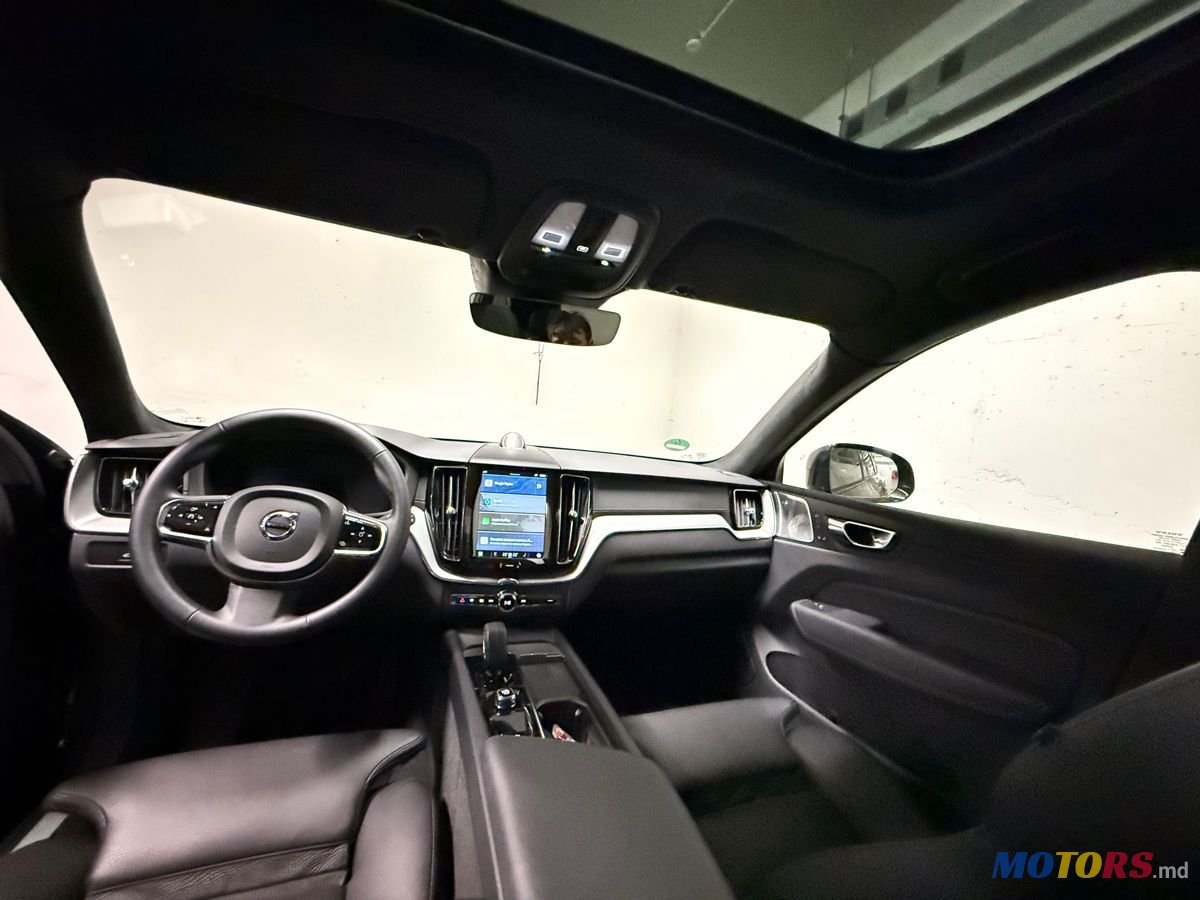 2022' Volvo XC60 photo #6
