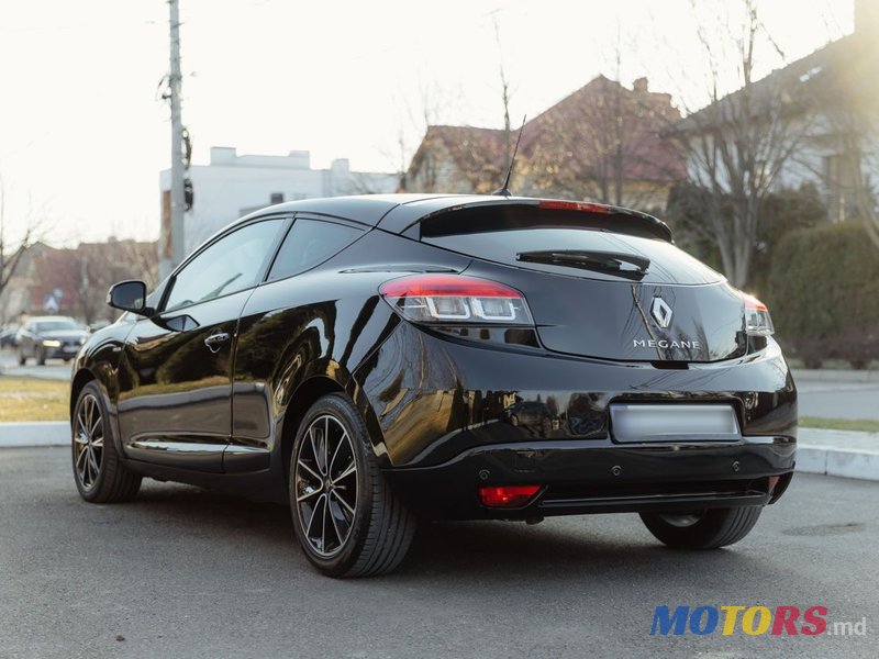 2012' Renault Megane photo #2