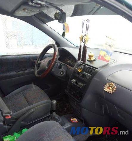 1997' Toyota Picnic photo #1