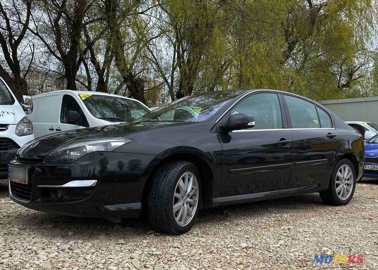 2012' Renault Laguna photo #3