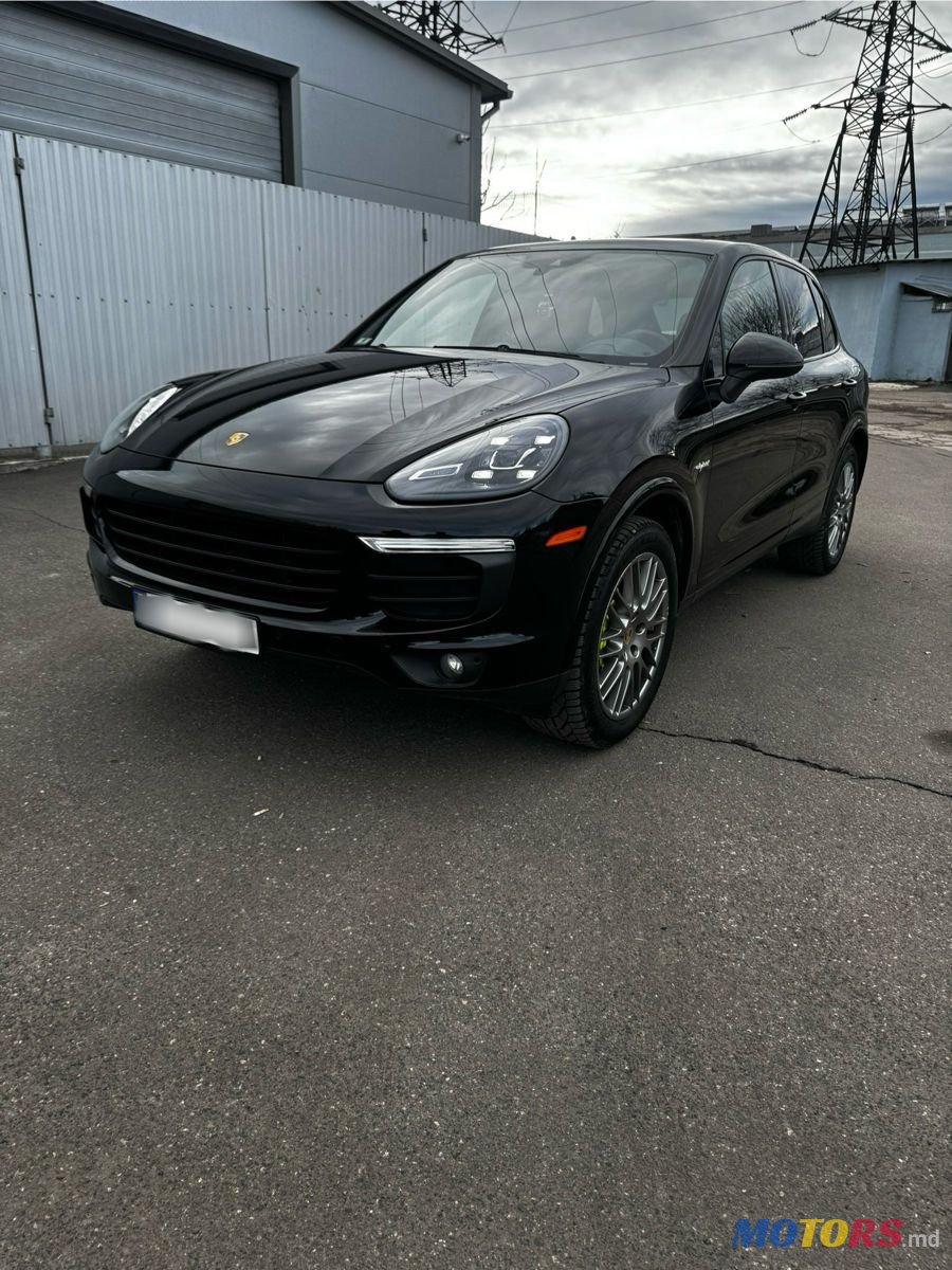2015' Porsche Cayenne photo #2