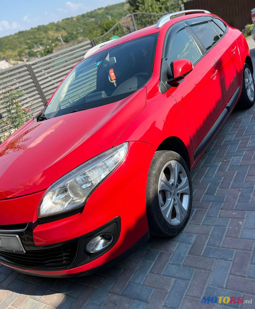 2012' Renault Megane photo #1