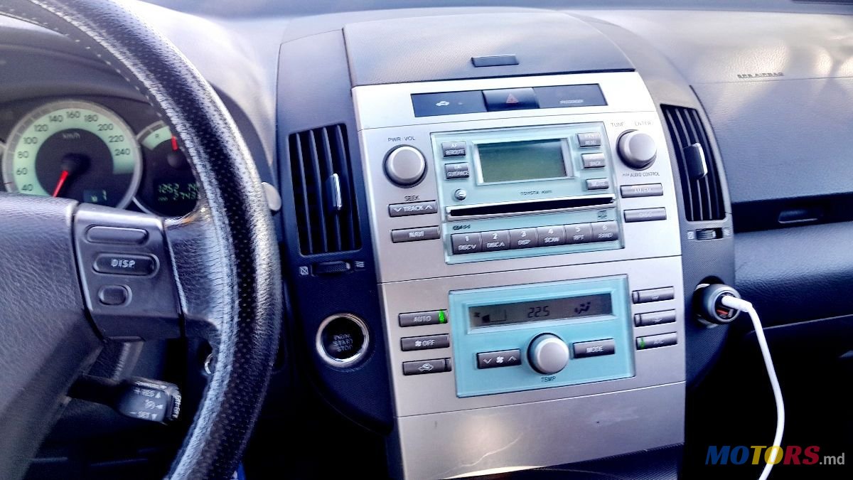 2005' Toyota Corolla Verso photo #4