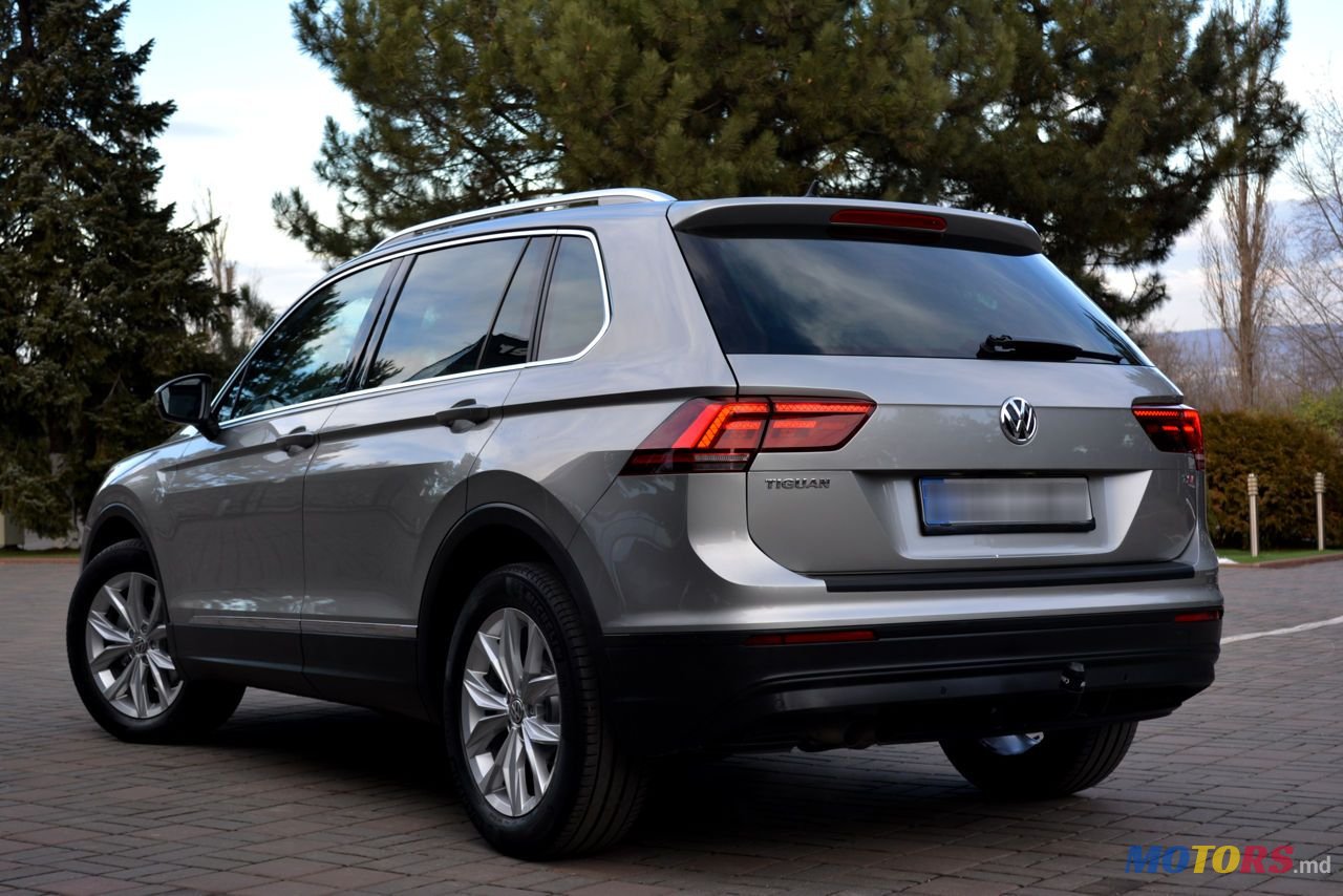 2017' Volkswagen Tiguan photo #4