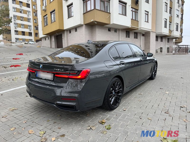 2020' BMW 7 Series photo #3