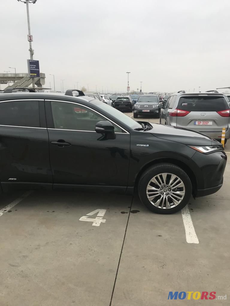 2020' Toyota Venza photo #5