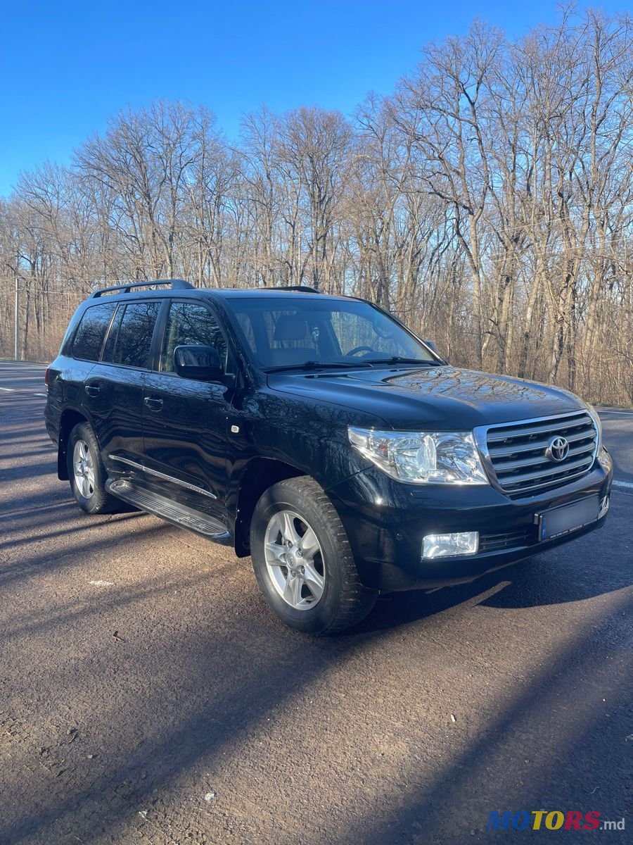 2010' Toyota Land Cruiser photo #3