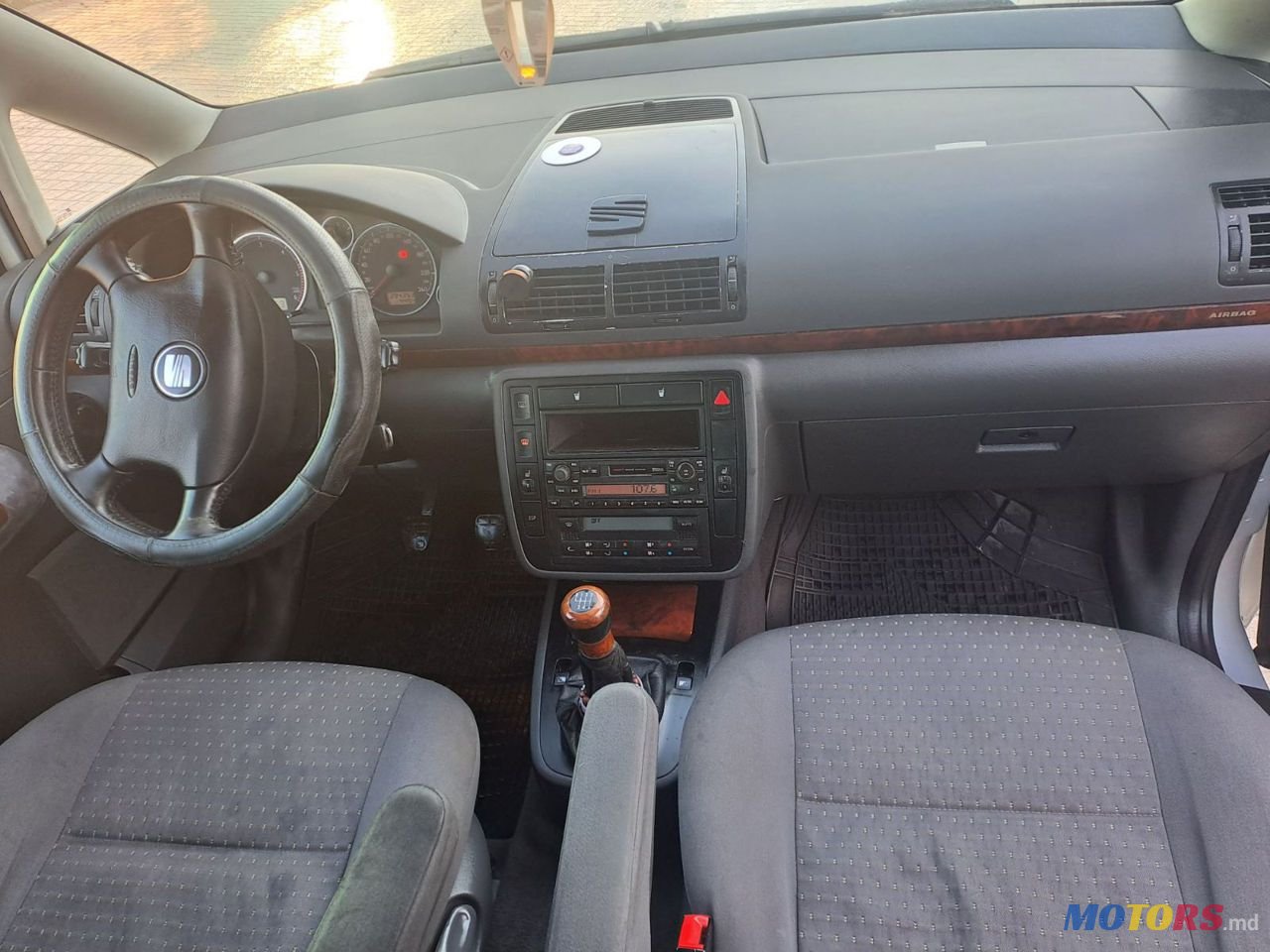 2002' Volkswagen Sharan photo #5