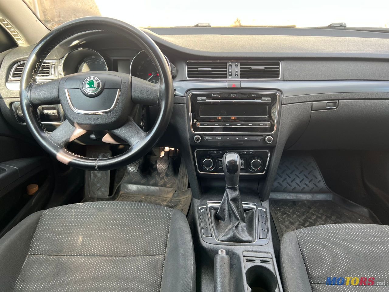 2012' Skoda Superb photo #6