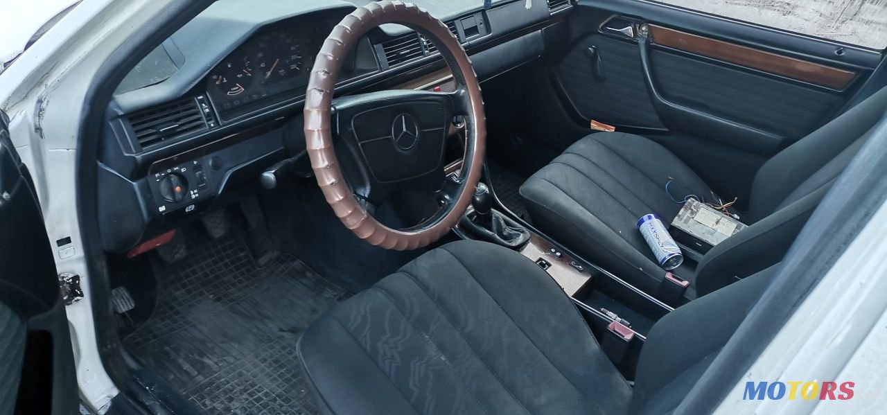 1988' Mercedes-Benz W124 photo #2