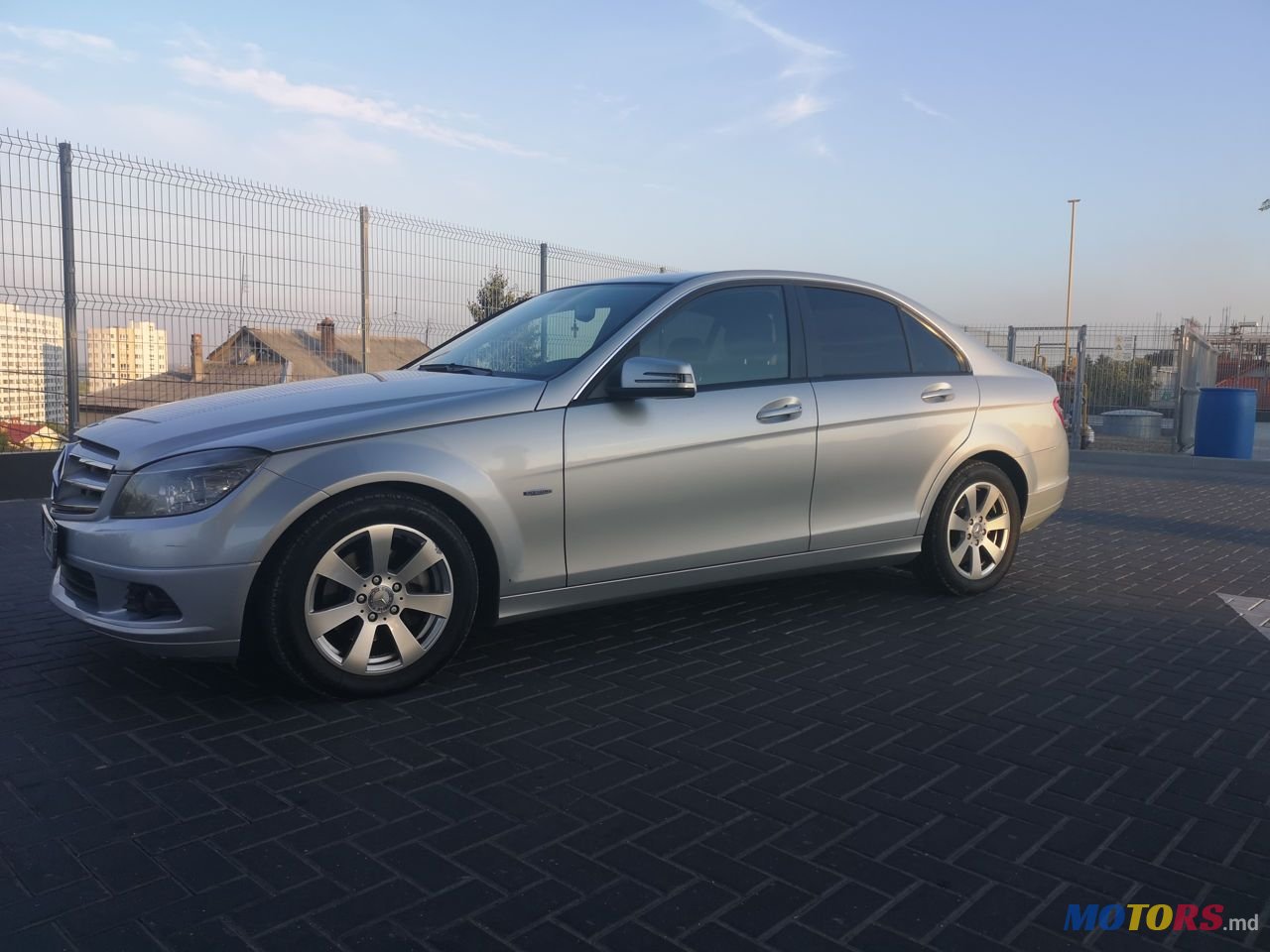 2011' Mercedes-Benz C-Class photo #1