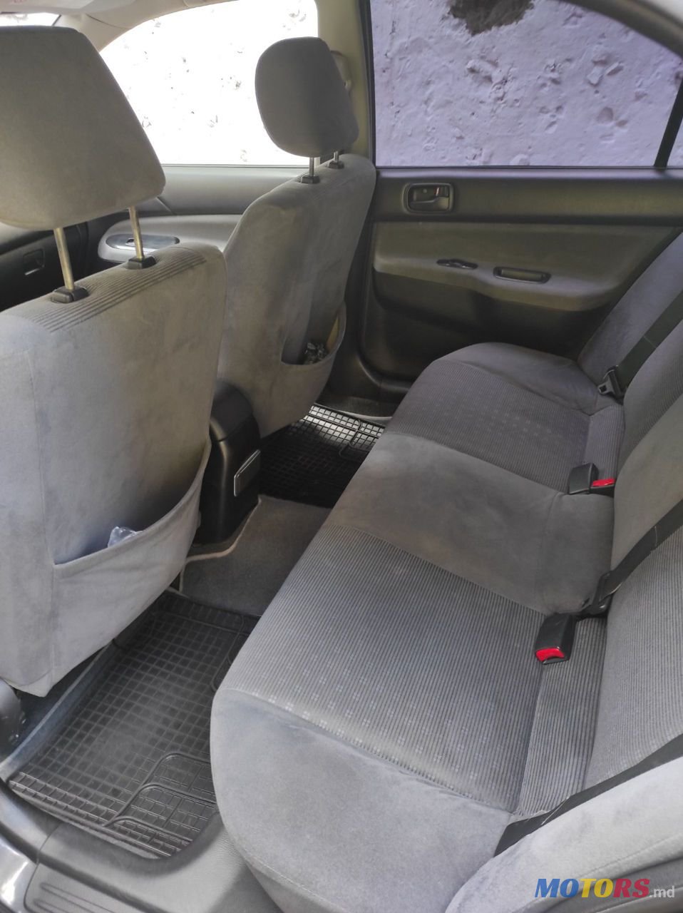 2004' Mitsubishi Lancer photo #6