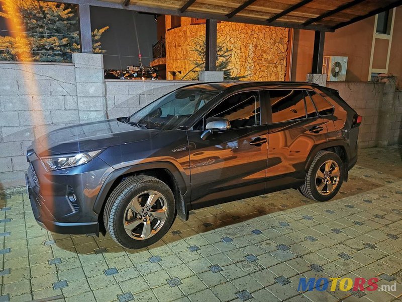 2021' Toyota RAV4 photo #4