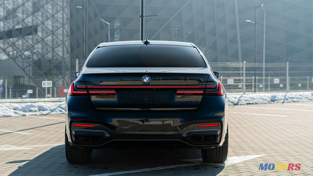 2020' BMW 7 Series photo #2