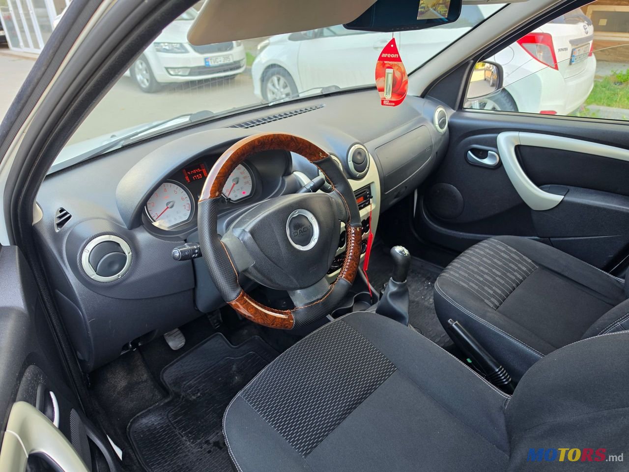 2012' Dacia Logan photo #5
