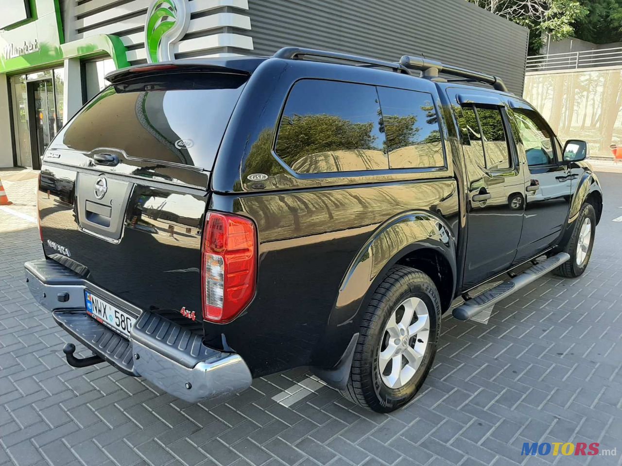 2007' Nissan Navara photo #3