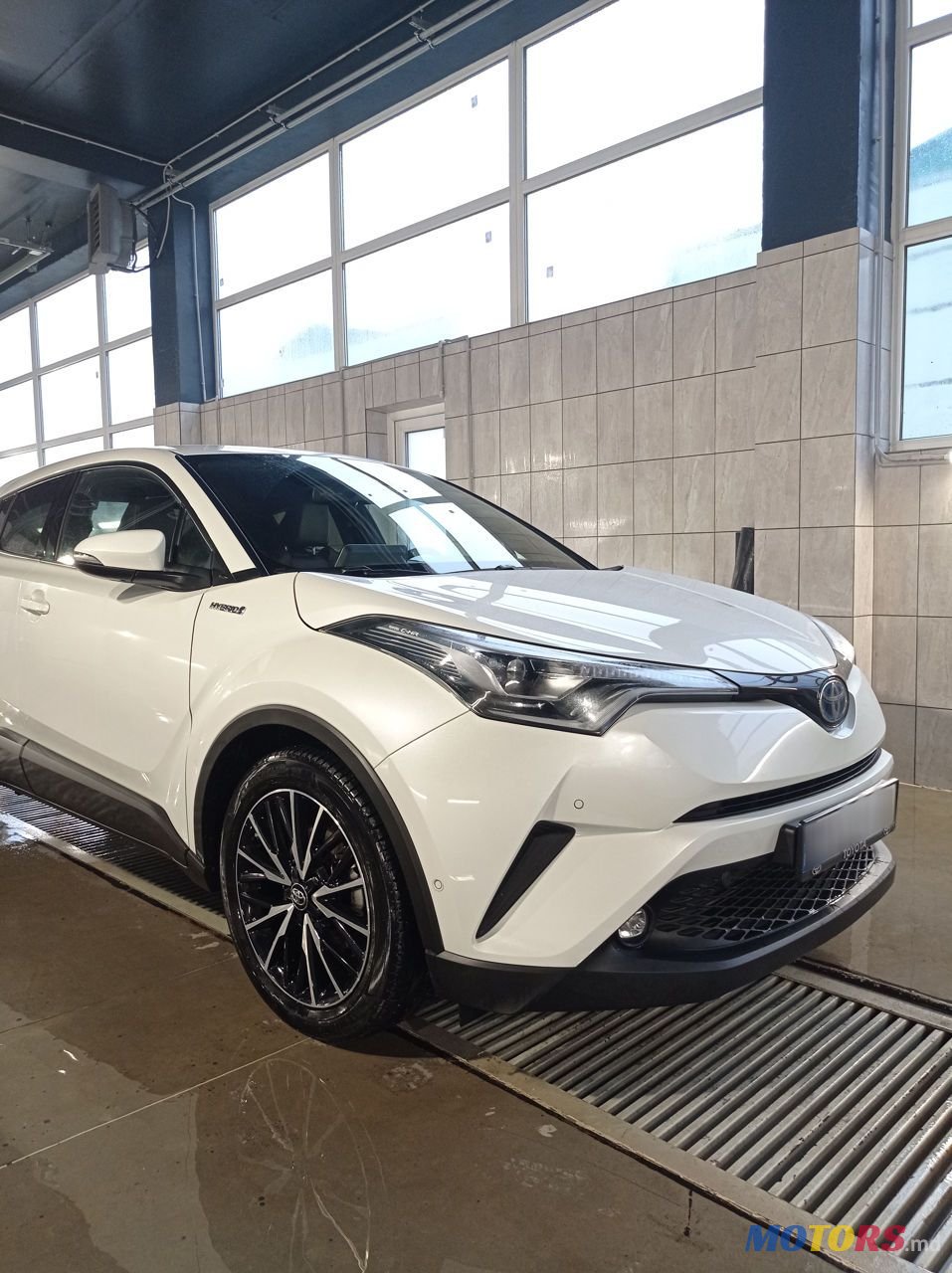 2018' Toyota C-HR photo #2