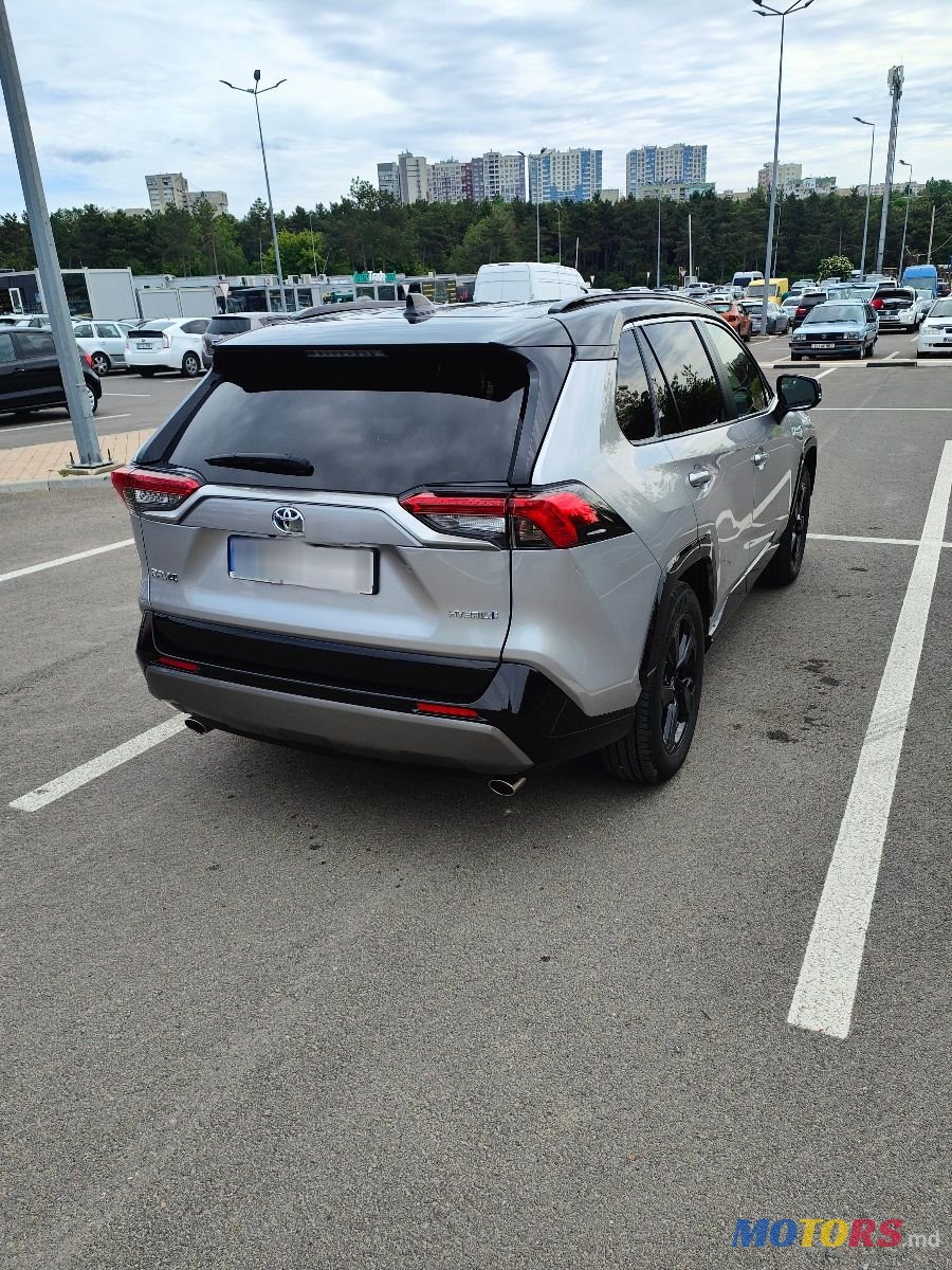 2020' Toyota RAV4 photo #2