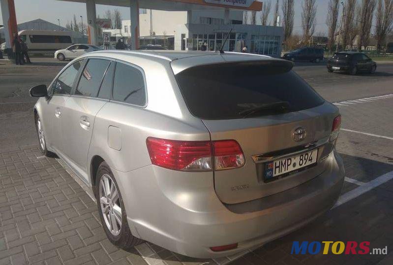 2011' Toyota Avensis photo #1