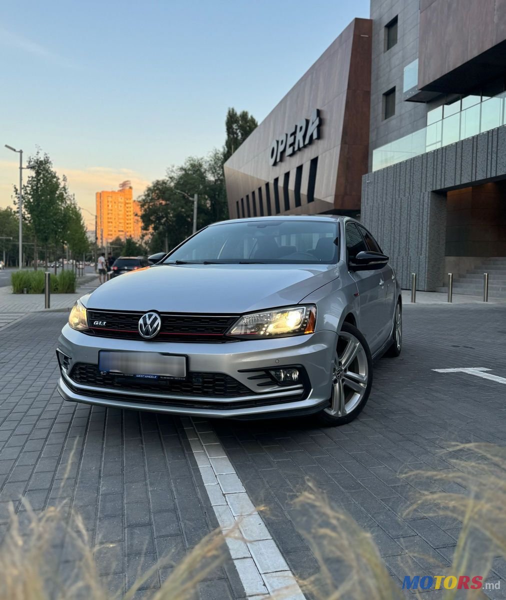 2016' Volkswagen Jetta photo #2